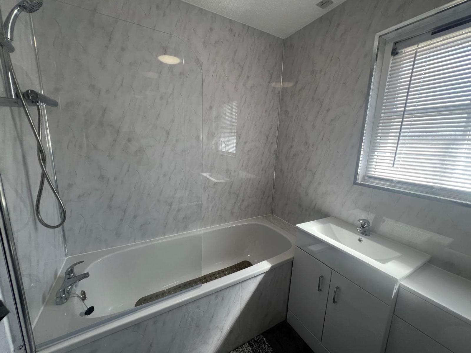 New Decor '24, 3bedroom, 140m2, Detached House, With Private Gardens Casa vacanze Ayr